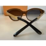 Louis Vuitton Charlotte Sunglasses in Black Acetate with Gold-Tone Hinges - Image 4