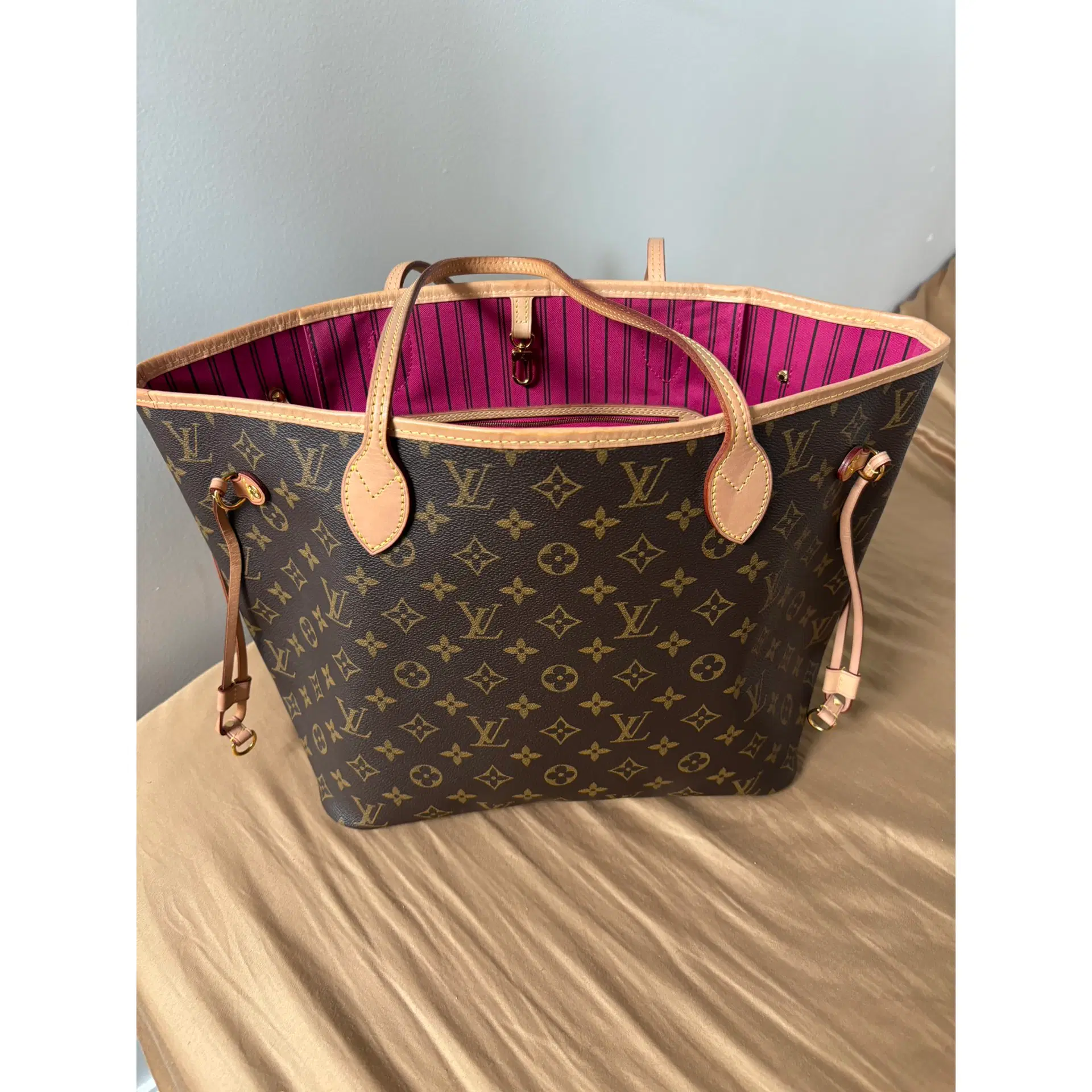 IMG_0985 Louis Vuitton Neverfull MM - Image 1